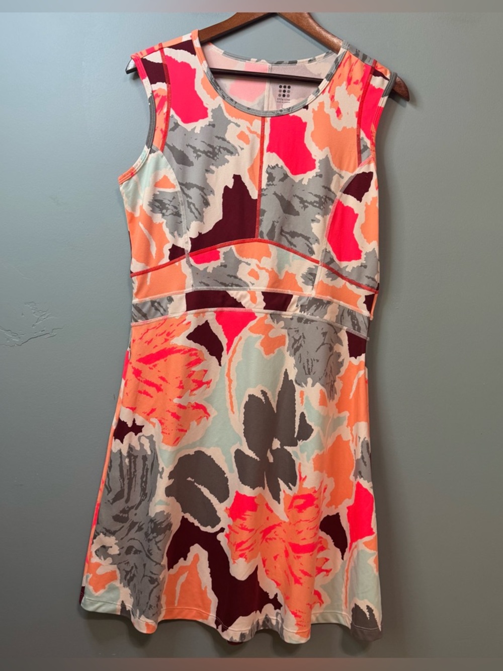 Title Nine DREAM Dress Floral Abstract Sleeveless Athletic Travel Mini Large - Picture 2 of 13